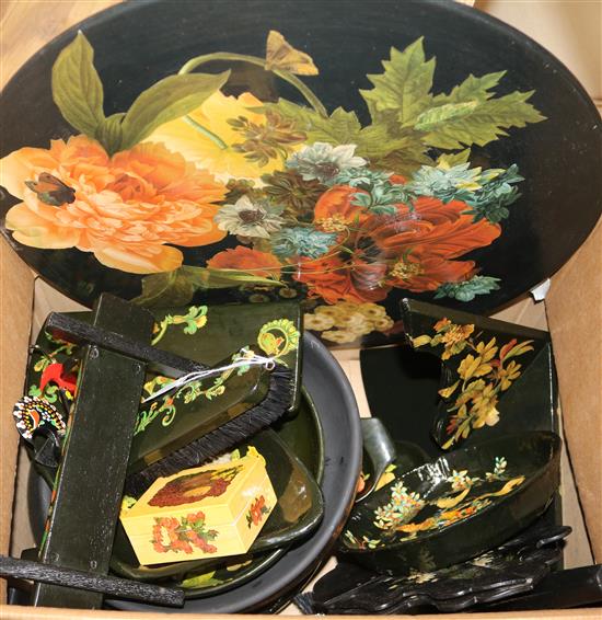 A quantity of decoupage